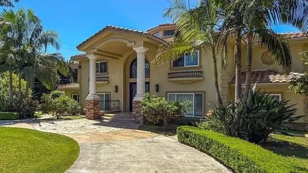 The Seasonal Window for Pressure Washing Your Home Before Sale in Los Angeles