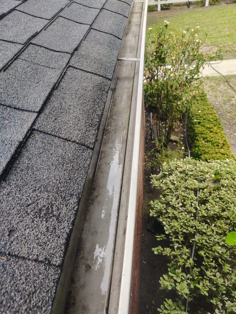 After Gutter Cleaning in Encino, CA After Gutter Cleaning in Encino, CA