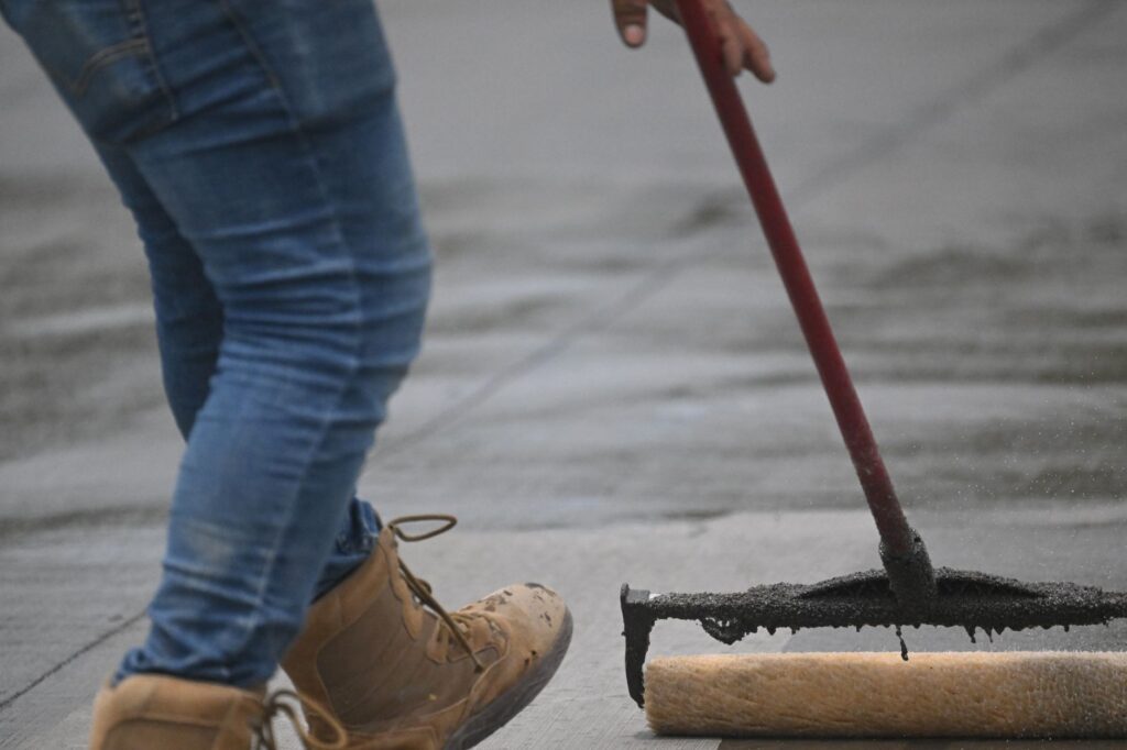 How Much Does Concrete Sealing Cost After Pressure Washing in Los Angeles?