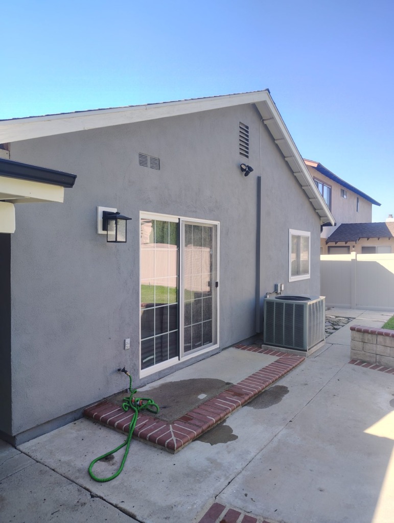 Before House Washing in Valencia, CA Before House Washing in Valencia, CA
